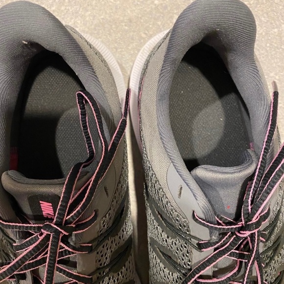 Nike Quest Women’s Running Shoes - Picture 4 of 10